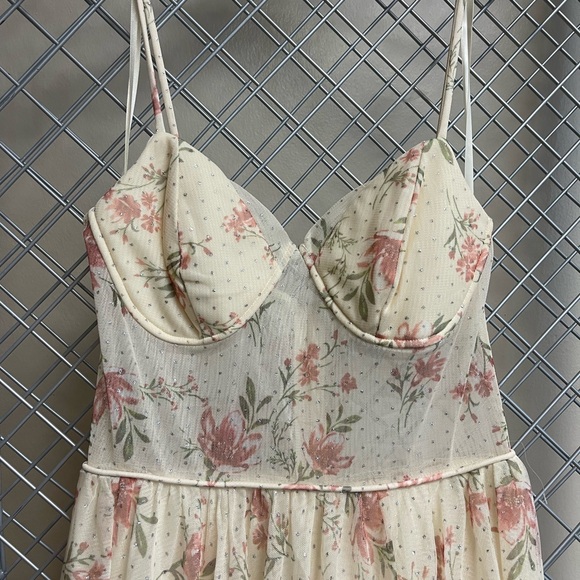 City Studio Juniors Brand Floral Empire waist Size 9 Regular price $120 - Picture 2 of 8